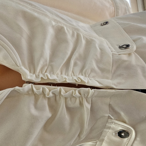 Elegant Cream Women's Jacket - Picture 2 of 8